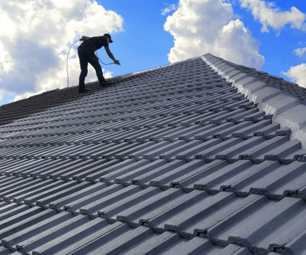 The Top 5 Signs That Your Flat Roof Is Damaged and How To Fix It